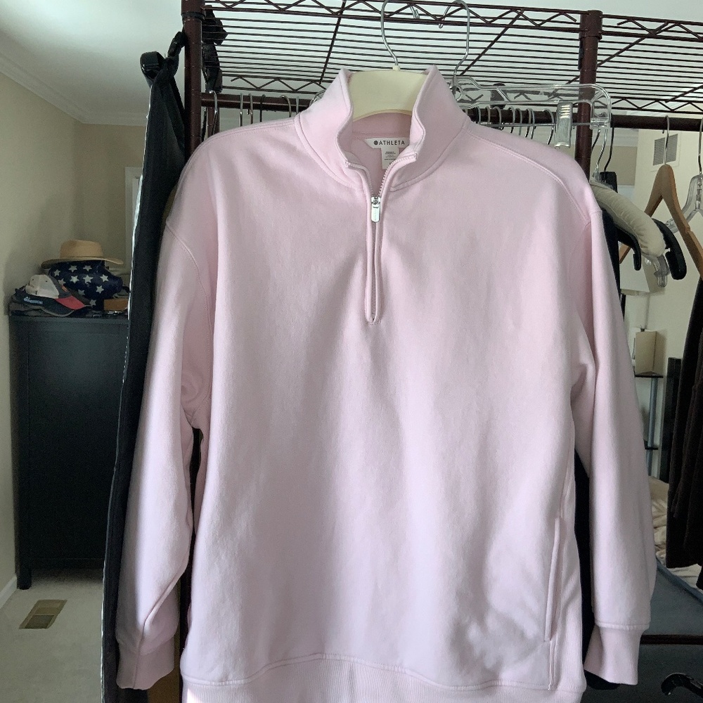 Women’s 1/2 zip sweatshirt size medium. Light pink